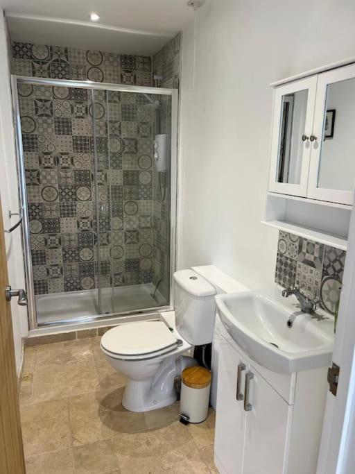 2 Bedroom Cottage In Old Town سويندون المظهر الخارجي الصورة